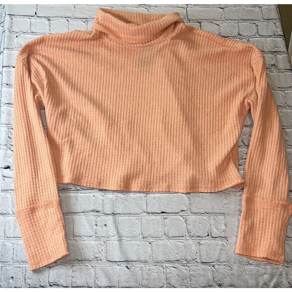 Wild Fable Long Sleeve Turtleneck Cozy Boxy Cropped T-Shirt Women’s Large NWT - Picture 4 of 7